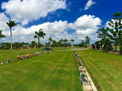 Proserpine_Lawn_Cemetery_Panorama_Karl-Nesbitt